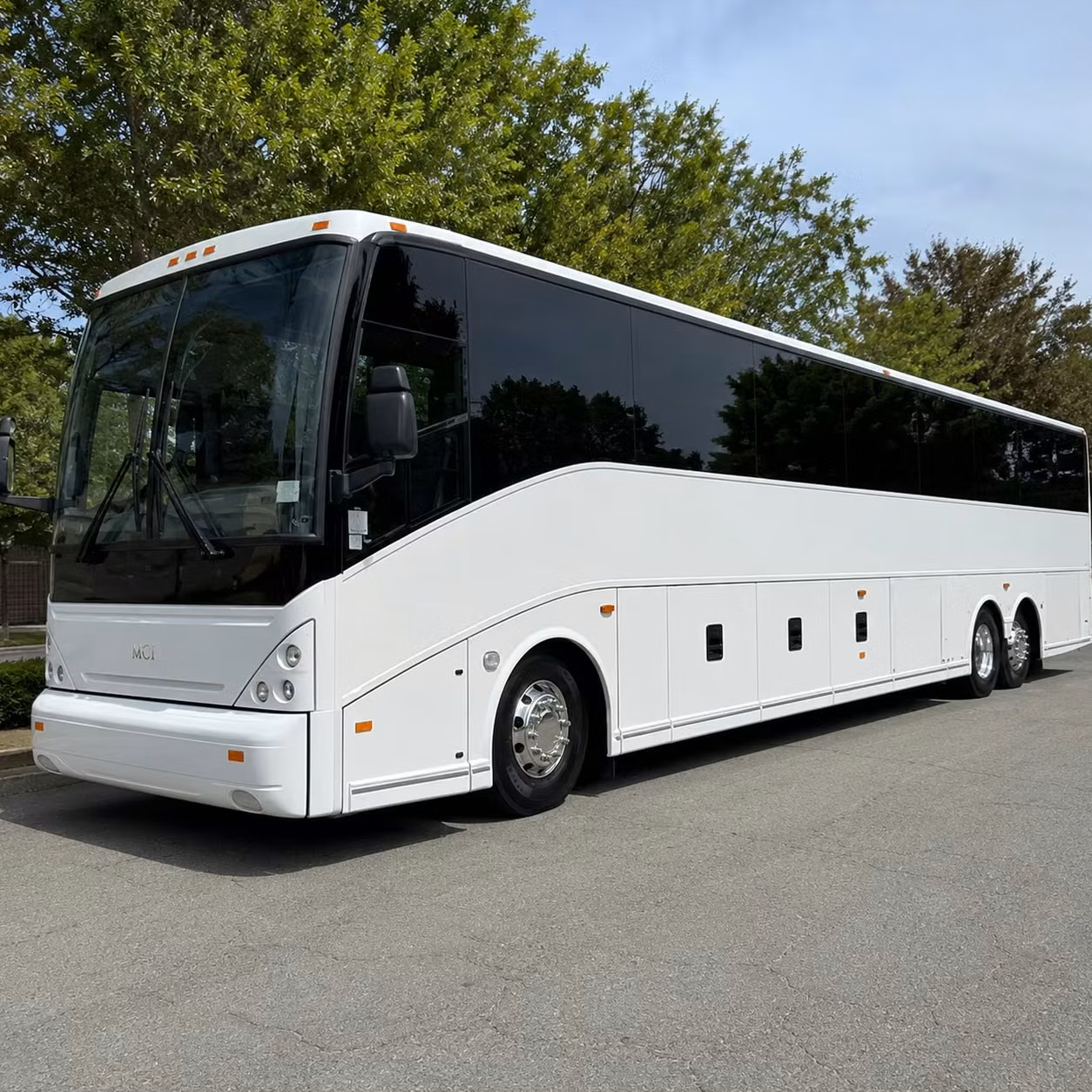 shuttle your group between chesapeake and norfolk international airport without the hassle